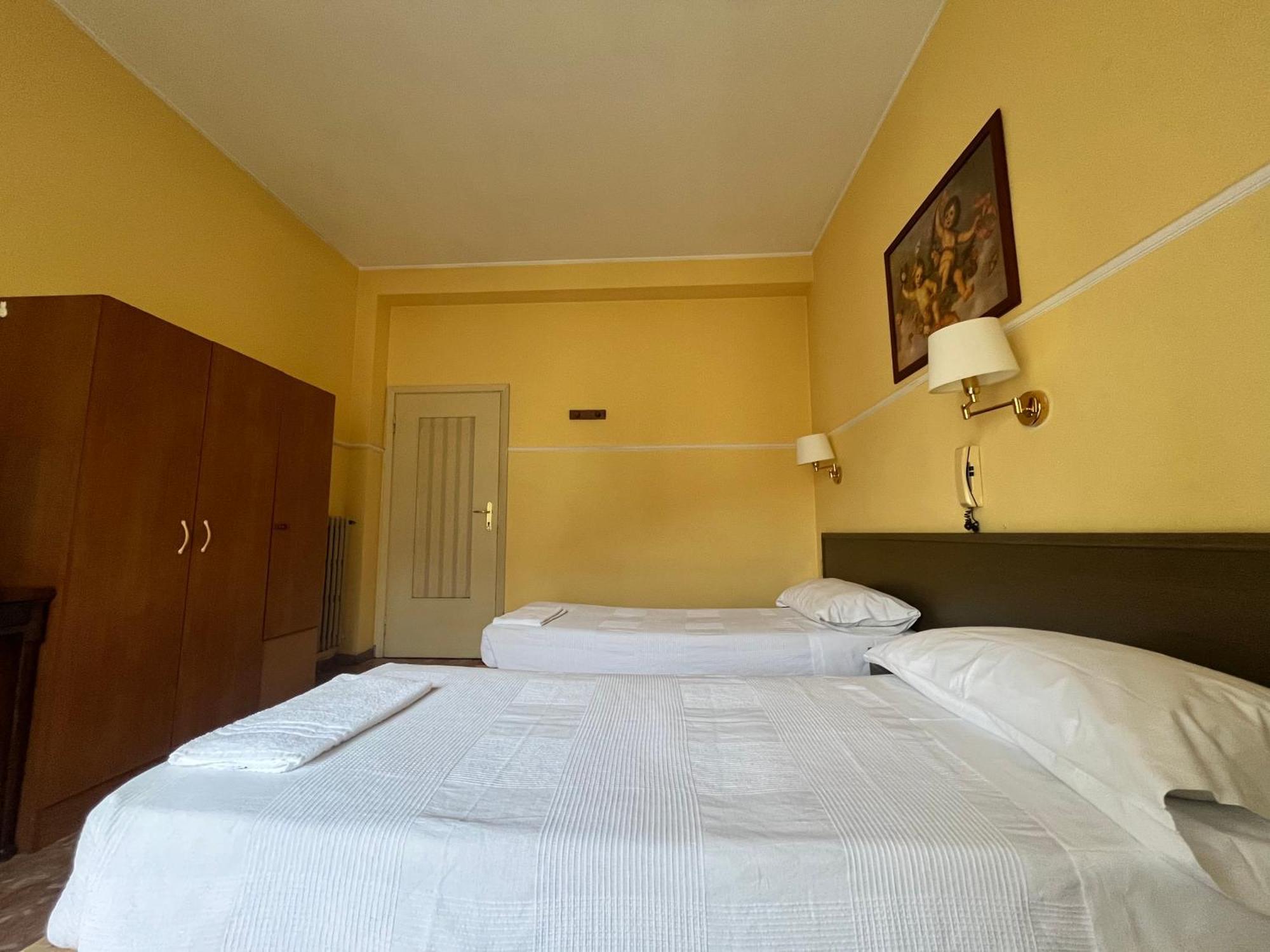 Hotel Parini Cesano Boscone Eksteriør bilde