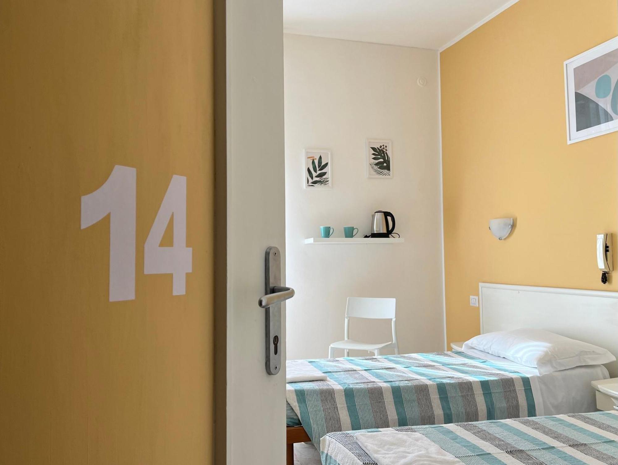 Hotel Parini Cesano Boscone Eksteriør bilde