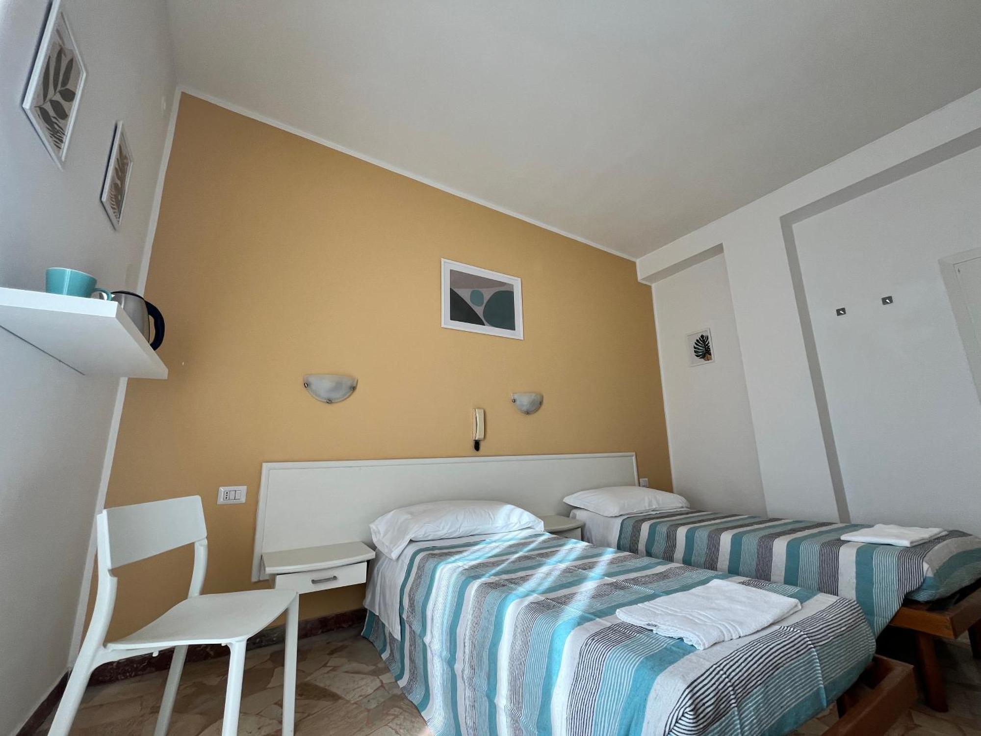 Hotel Parini Cesano Boscone Eksteriør bilde