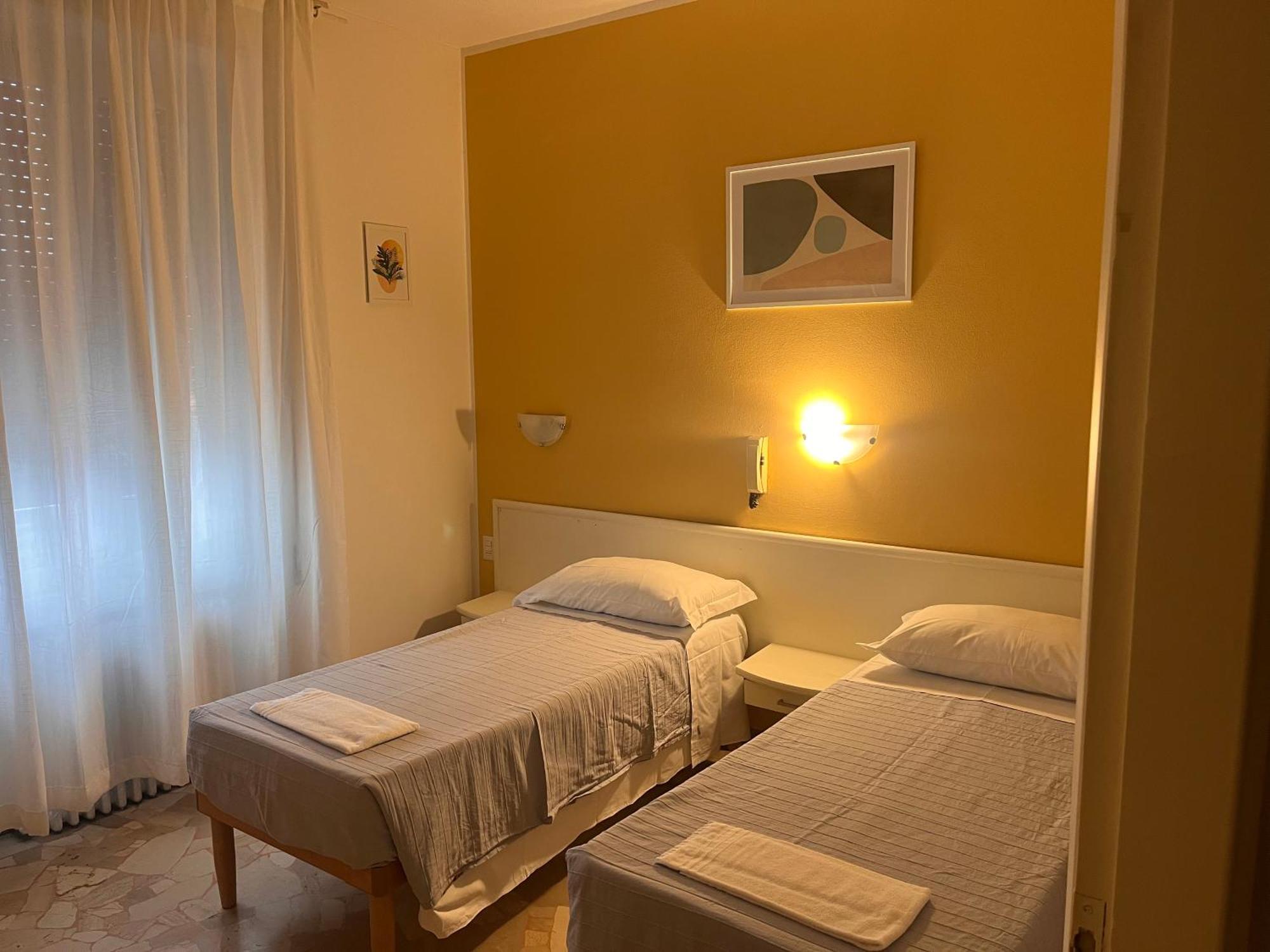 Hotel Parini Cesano Boscone Eksteriør bilde