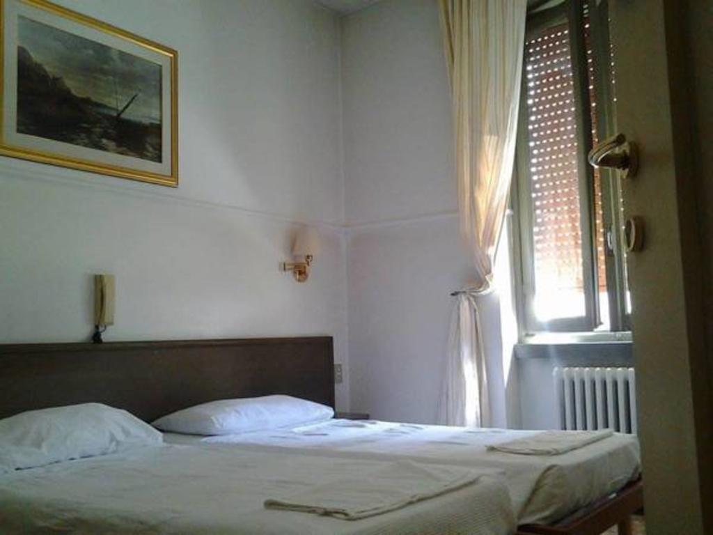 Hotel Parini Cesano Boscone Eksteriør bilde