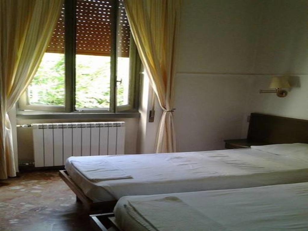 Hotel Parini Cesano Boscone Eksteriør bilde